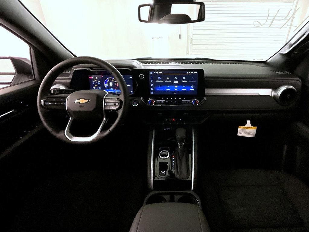 2025 Chevrolet Colorado Work Truck LT photo 11