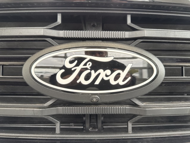 2025 Ford F-150 XLT photo 2