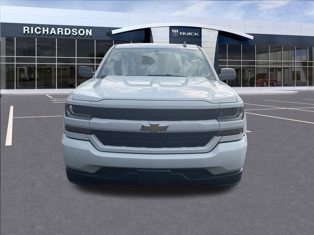 2018 Chevrolet Silverado 1500 Custom photo 8