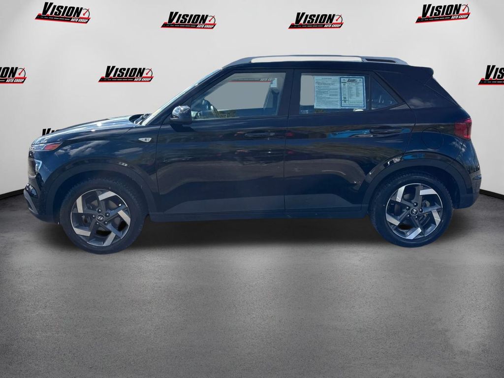 2022 Hyundai Venue SEL Limited photo 4