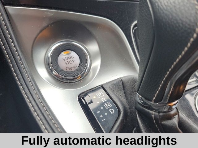 2023 Nissan Maxima SV photo 2