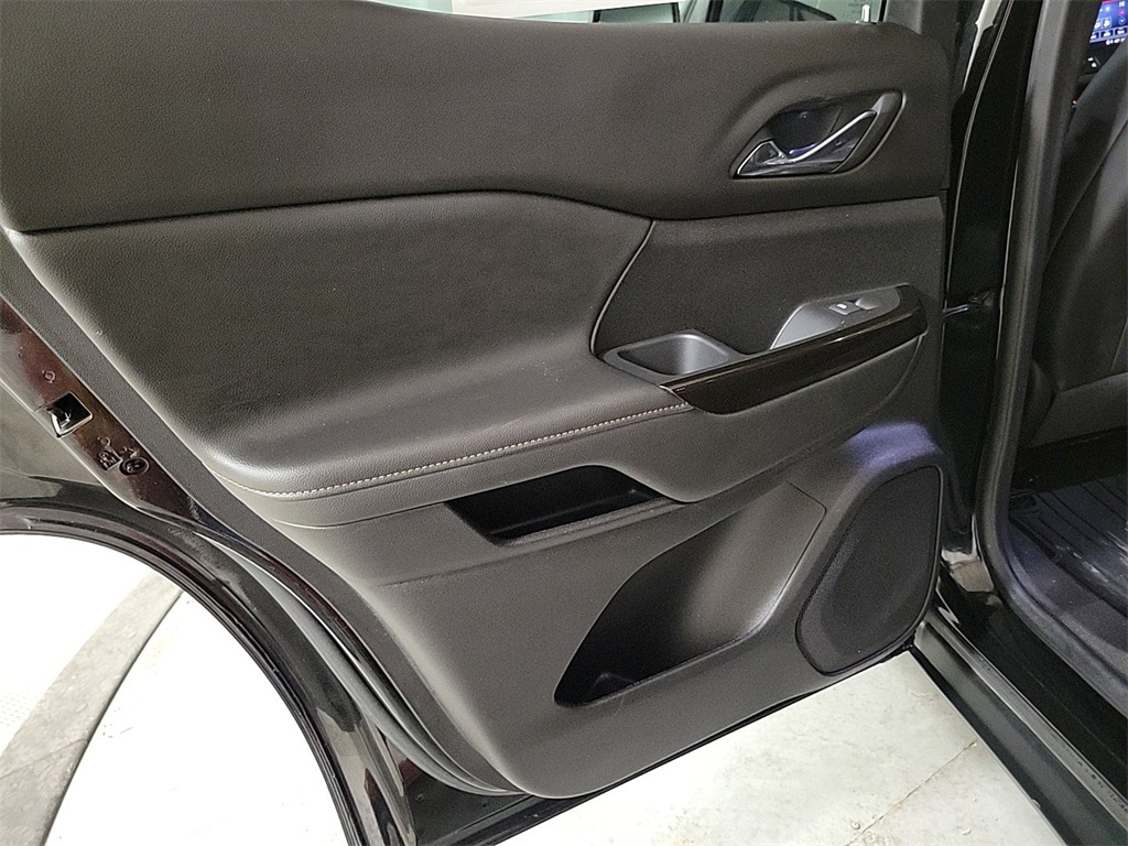 2023 GMC ACADIA - Image 24