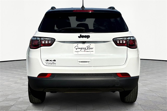 2023 Jeep Compass Altitude photo 3