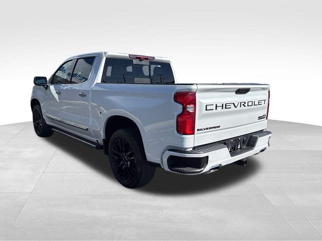 2024 Chevrolet Silverado 1500 High Country photo 3