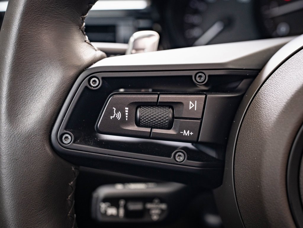 2024 Porsche Macan T photo 23