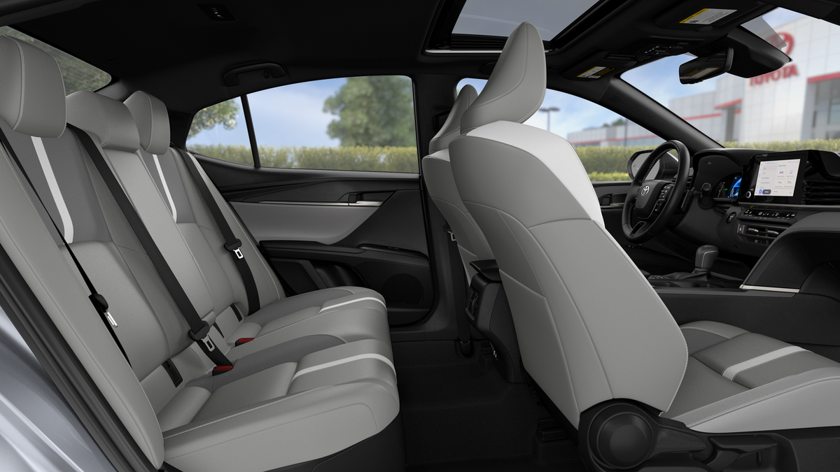 2025 Toyota Camry SE photo 19