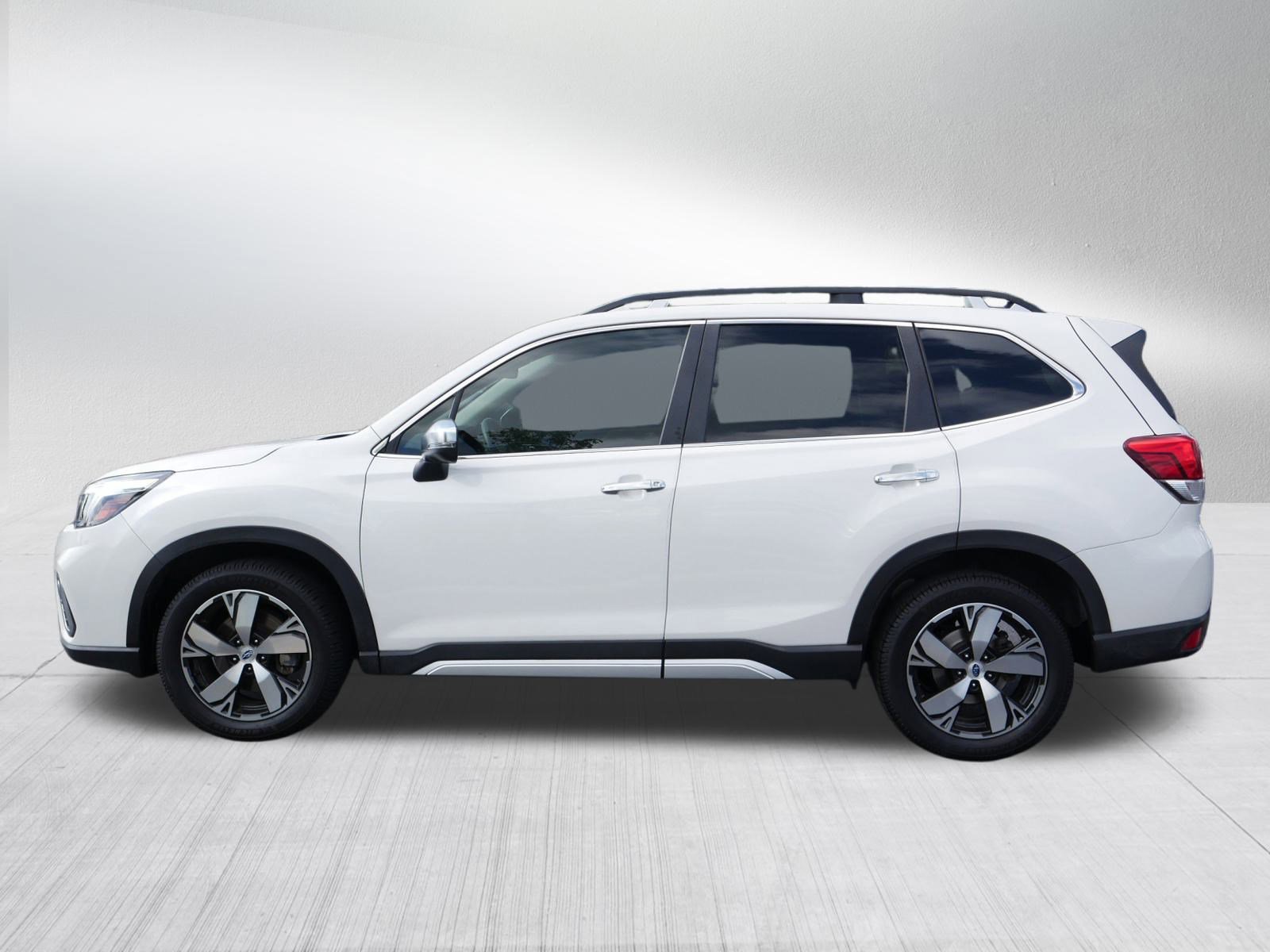 2019 Subaru Forester Touring photo 2