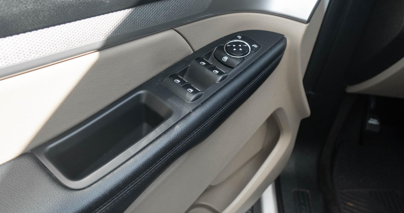 2017 Ford Explorer XLT photo 11