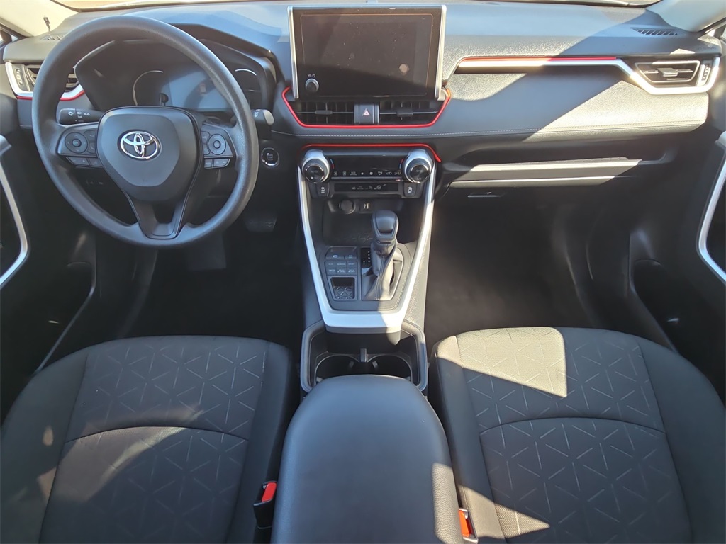 2024 Toyota RAV4 XLE photo 30
