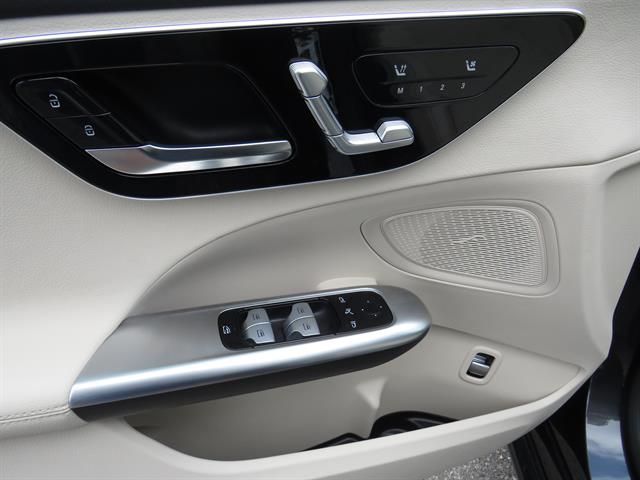 2025 Mercedes Benz C 300 4MATIC photo 8