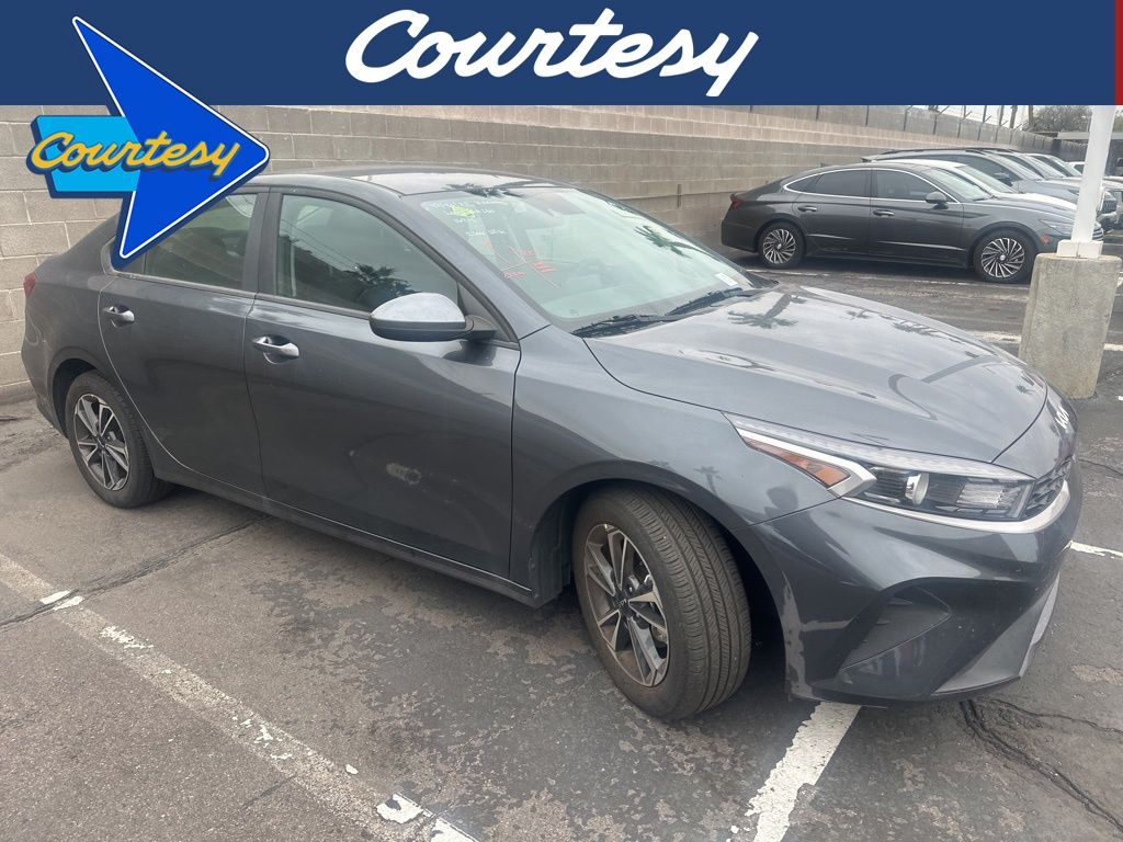 2024 Kia Forte LXS's photo