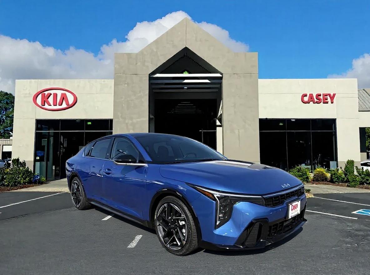 2025 Kia K4 GT-Line's photo