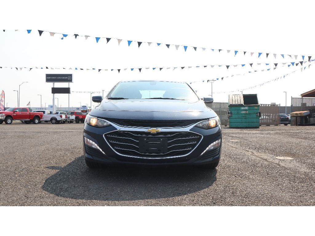 2022 Chevrolet Malibu 1LT photo 2