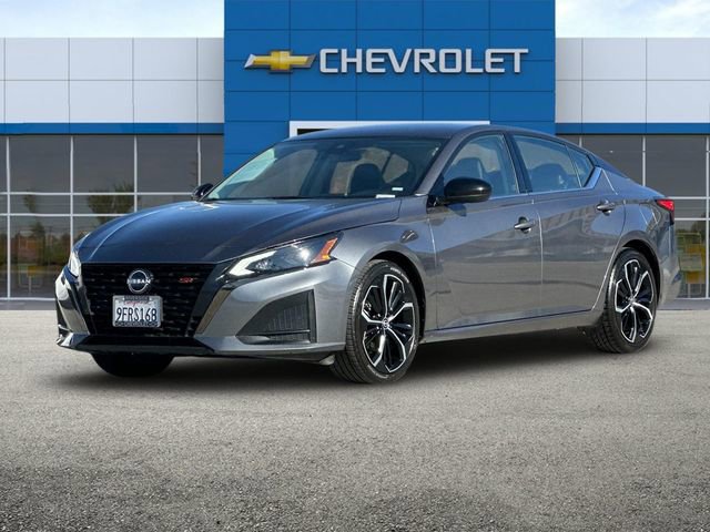 2023 Nissan Altima 2.5 SR photo 8