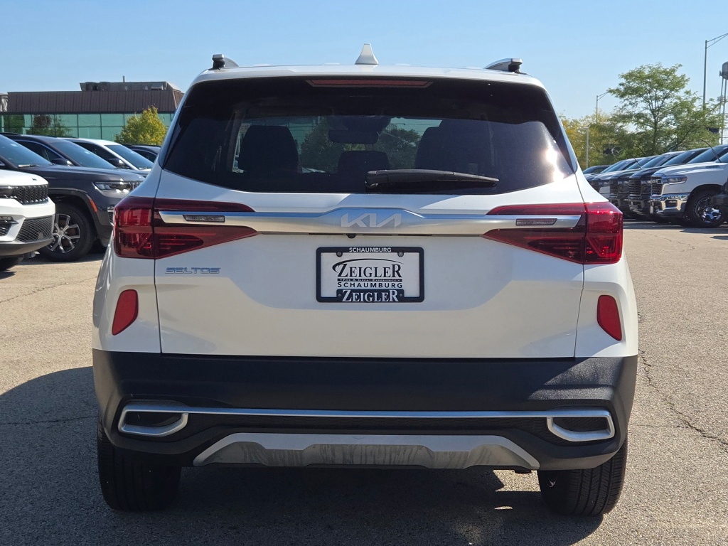 2022 Kia Seltos EX photo 13