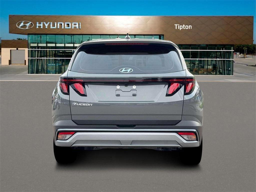 2026 Hyundai Tucson SE photo 4
