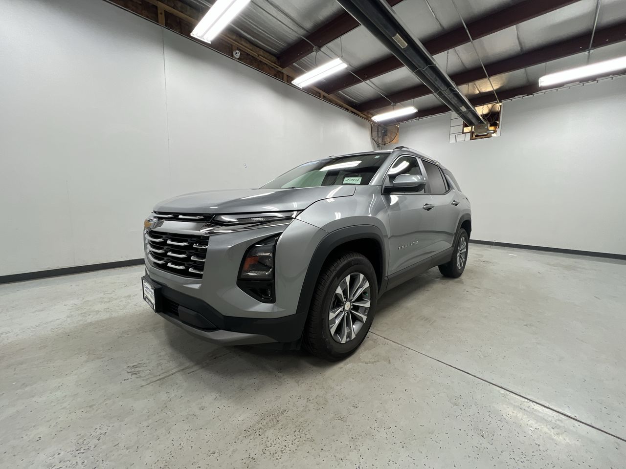 2025 Chevrolet Equinox LT photo 3