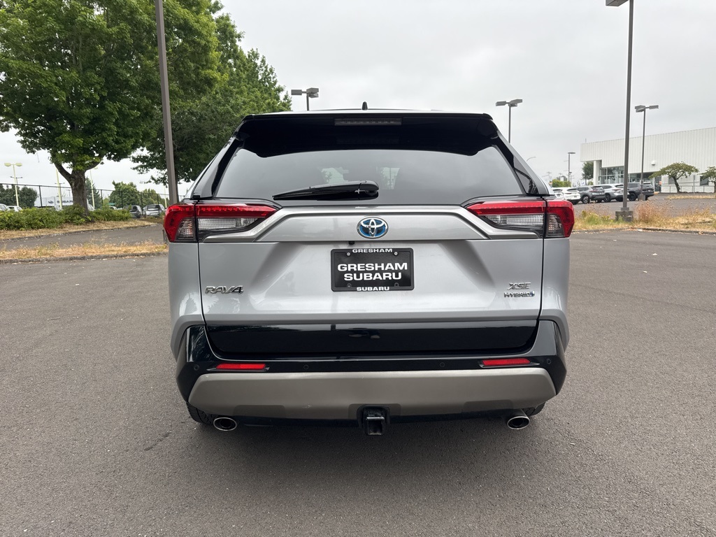 2022 Toyota RAV4 Hybrid XSE photo 2