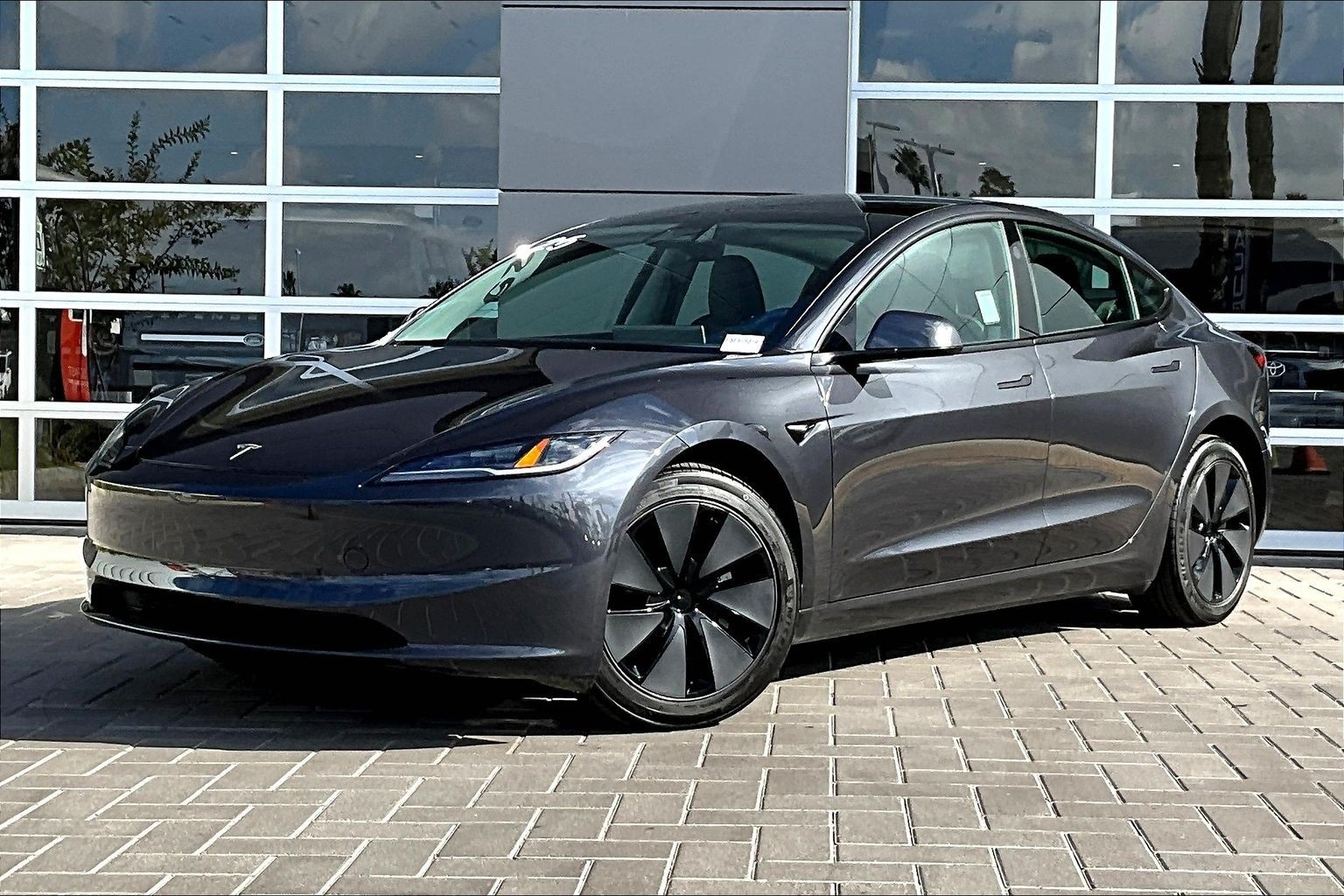 2025 Tesla Model 3 Performance's photo