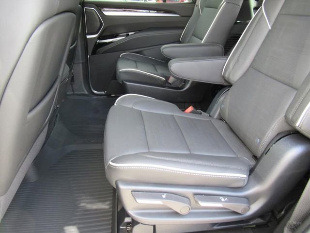 2026 Cadillac Escalade Luxury photo 27