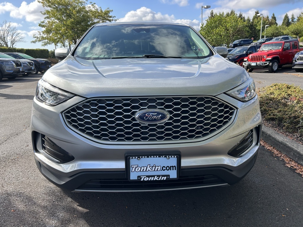 2023 Ford Edge SEL photo 2