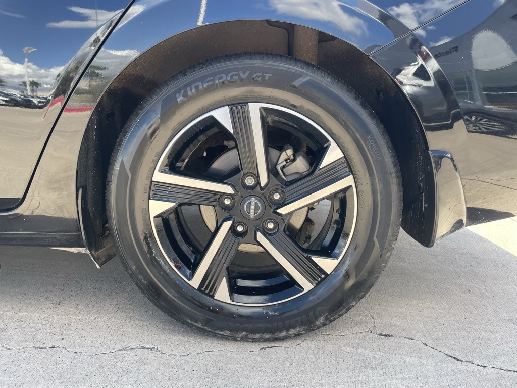 2024 Nissan Sentra SV photo 16