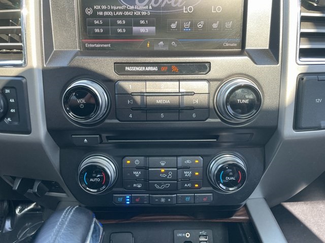 2015 Ford F-150 Lariat photo 27