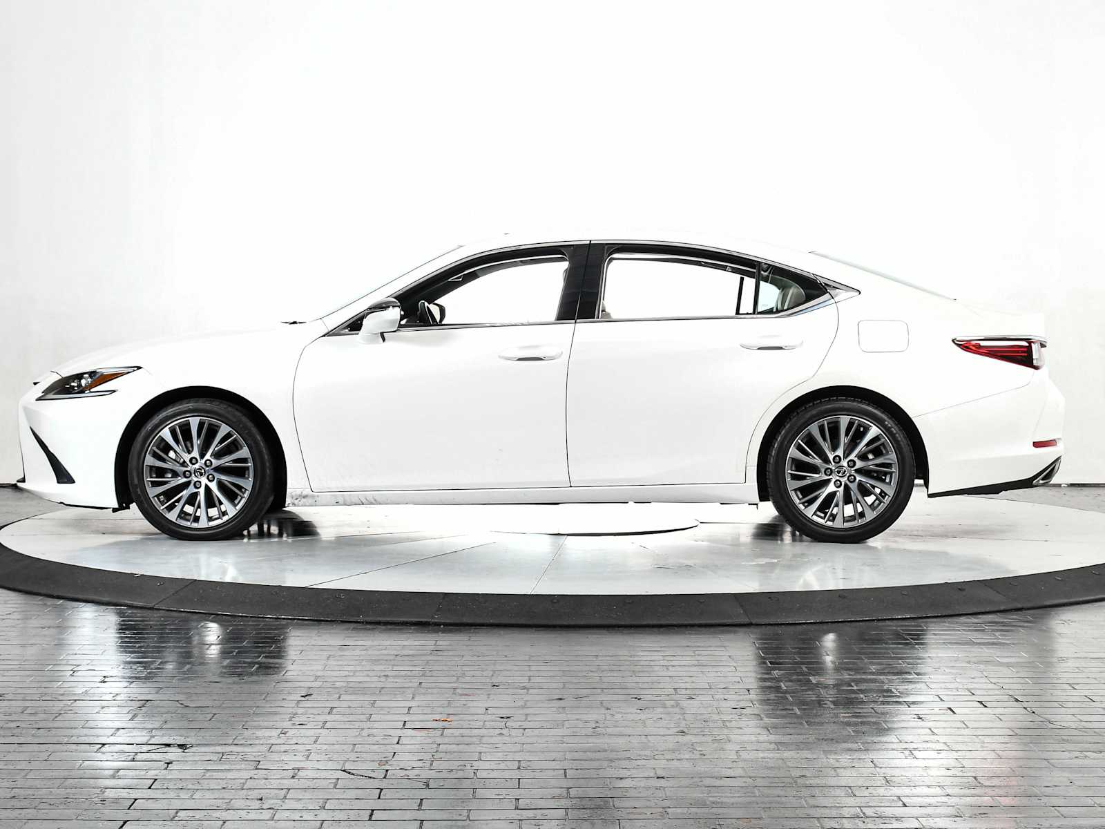 2020 Lexus ES 350 Premium photo 2