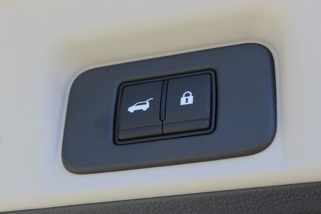 2024 Nissan ARIYA Platinum e-4ORCE photo 11