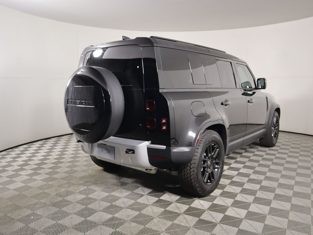 2025 Land Rover Defender 110 S photo 5