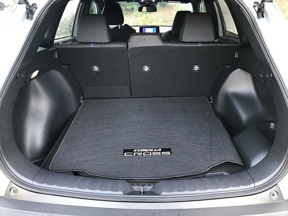 2025 Toyota Corolla Cross Hybrid SE photo 12