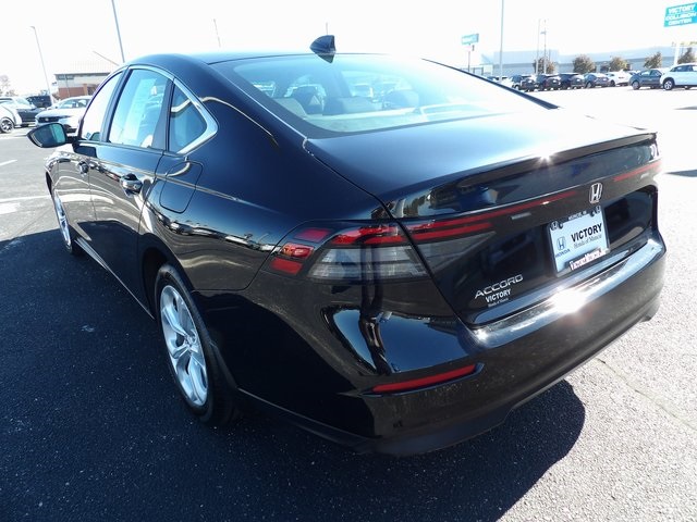 2023 Honda Accord LX photo 2