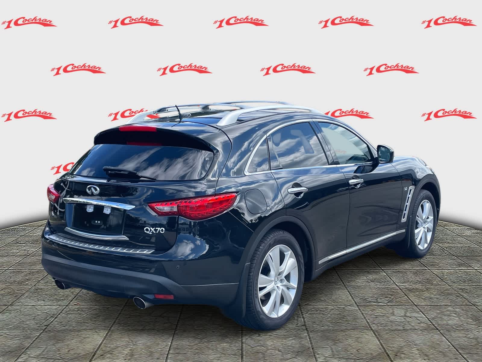 2015 Infiniti QX70 Base photo 2