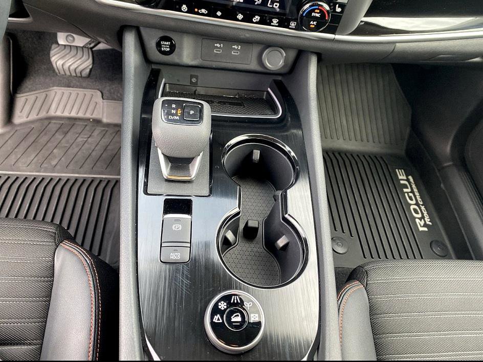 2025 Nissan Rogue SV photo 5