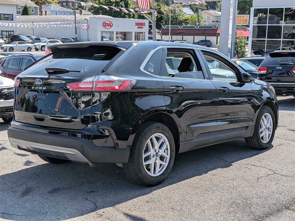 2022 Ford Edge SEL photo 4