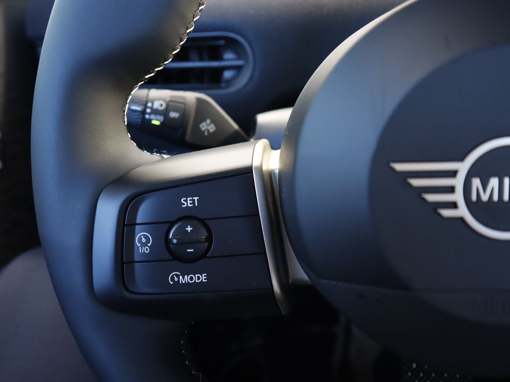 2025 Mini Cooper Signature photo 12