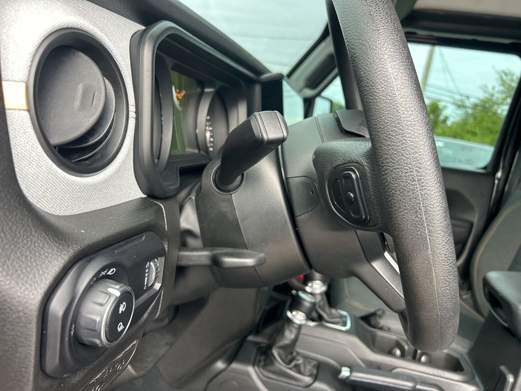 2024 Jeep Gladiator photo 32