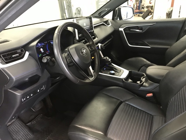 2021 Toyota RAV4 Hybrid XSE photo 11