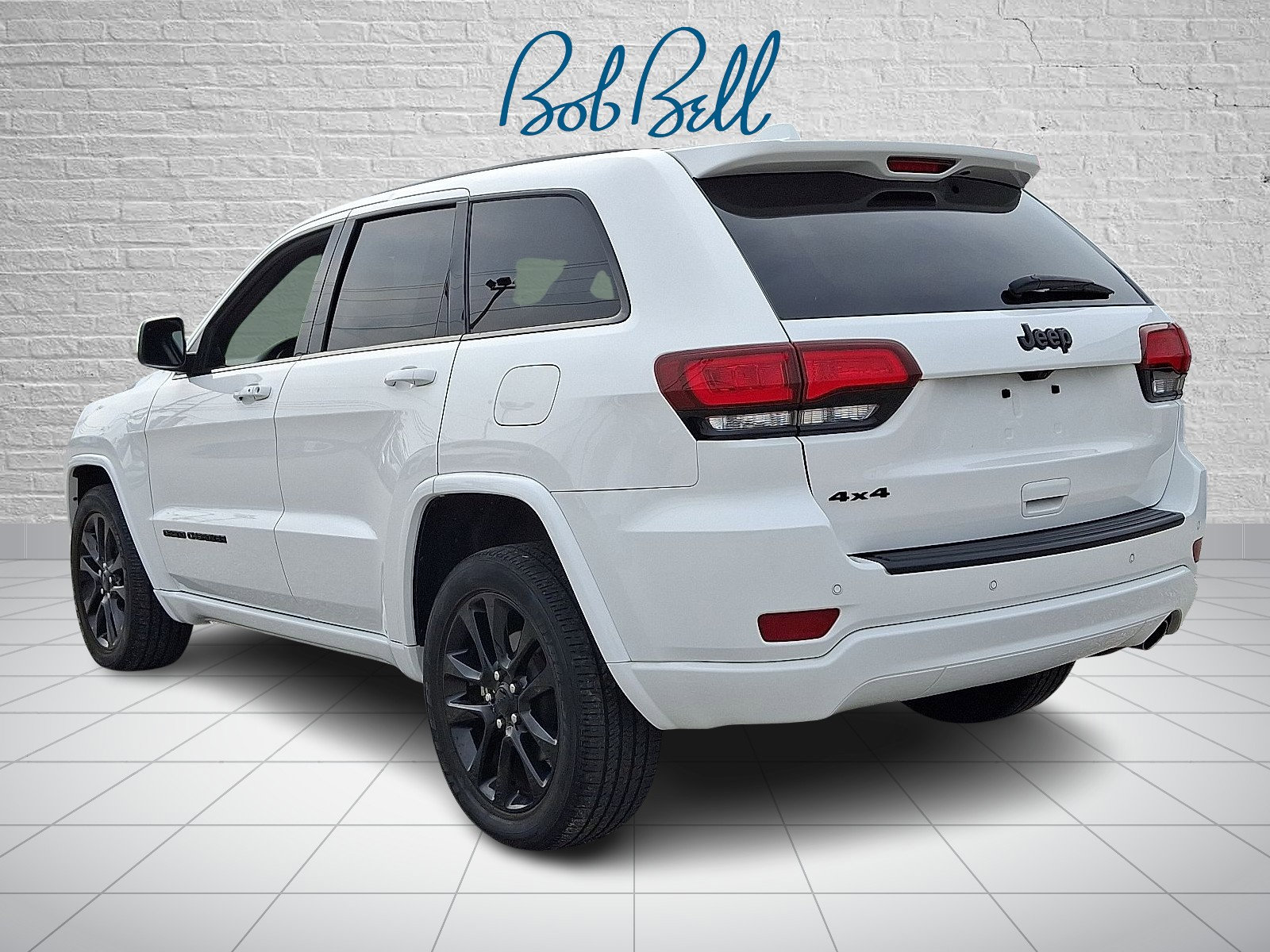 2021 Jeep Grand Cherokee Laredo X photo 2