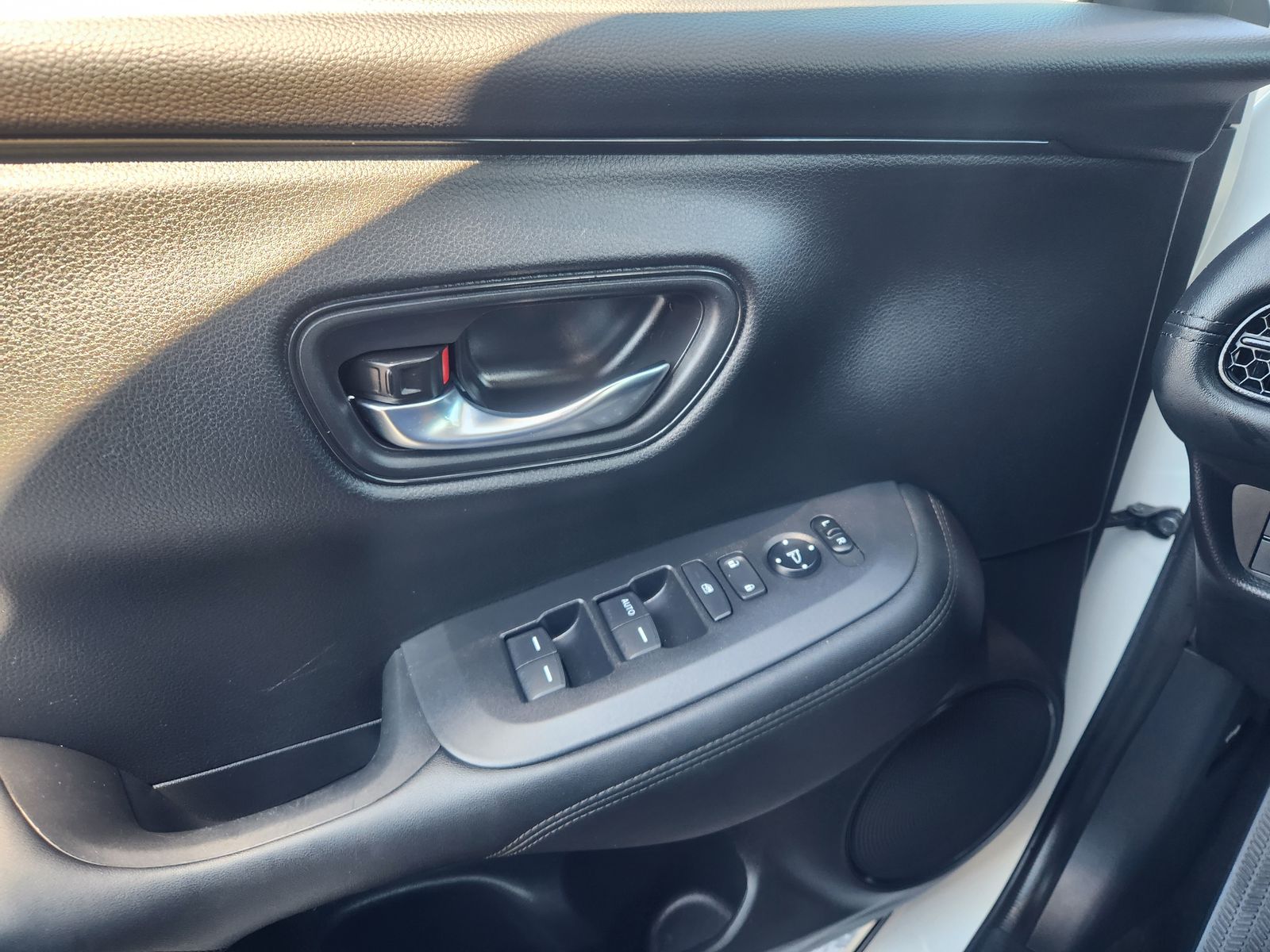 2024 Honda HR-V LX photo 24