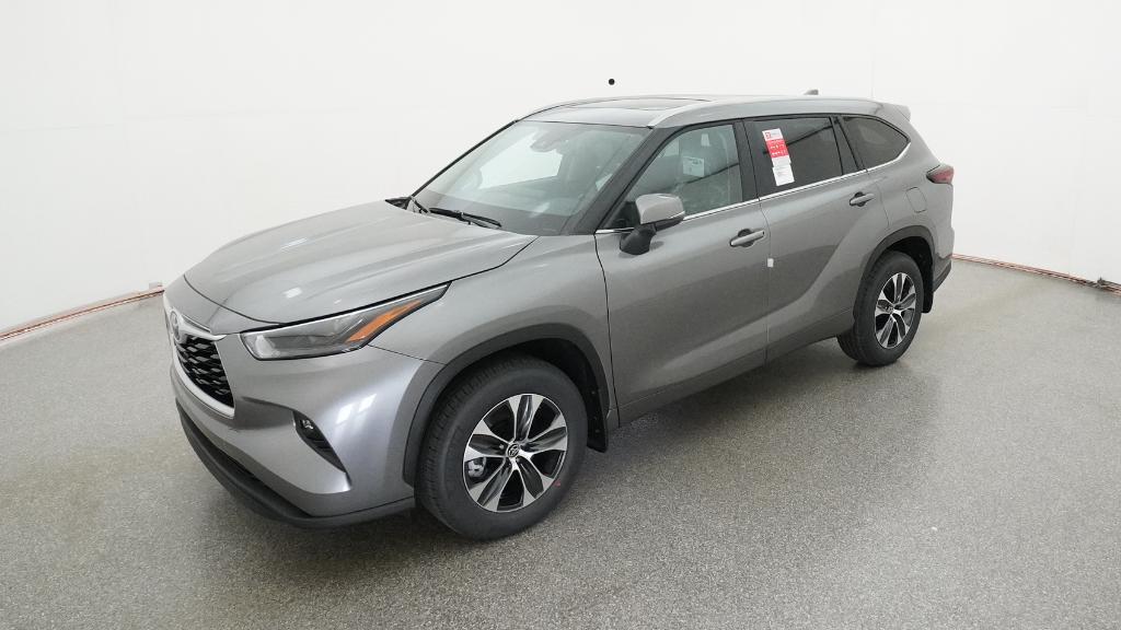 2026 Toyota Highlander XLE's photo