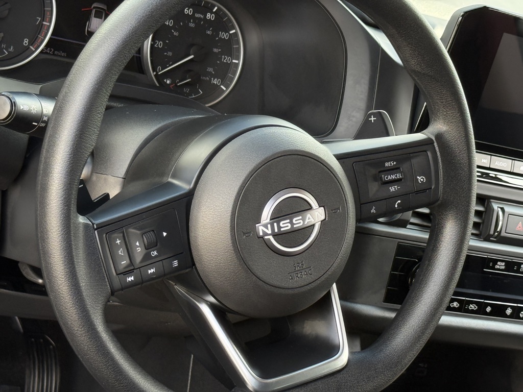 2025 Nissan Pathfinder S photo 13
