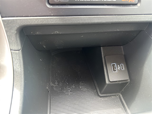 2024 Ford Edge SE photo 4