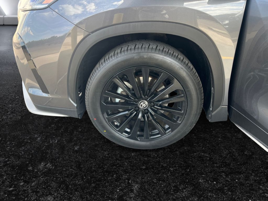 2023 Toyota Highlander XSE photo 25