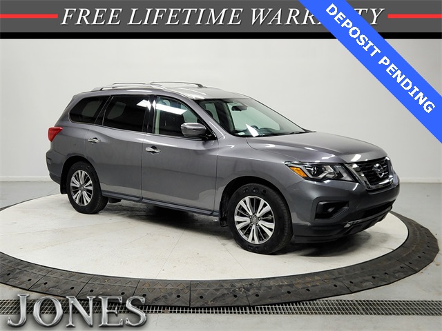 2019 Nissan Pathfinder S's photo