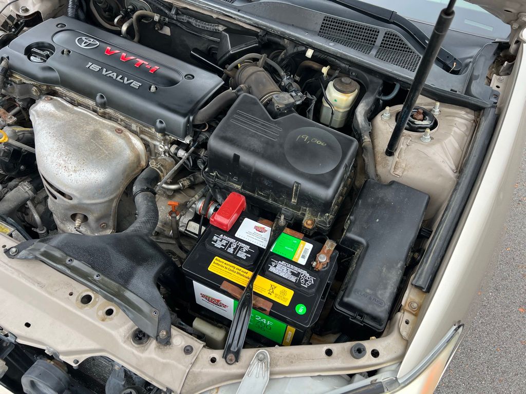 2004 Toyota Camry LE photo 39