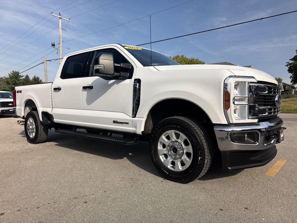 2024 Ford F-350 XLT photo 3