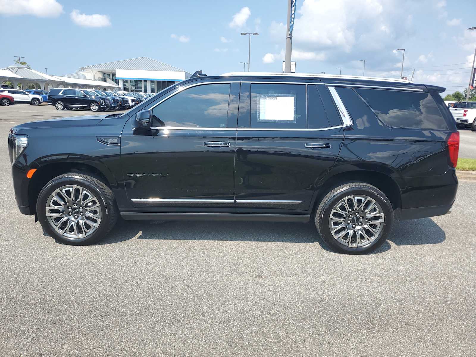 2024 Gmc Yukon Denali Ultimate photo 2