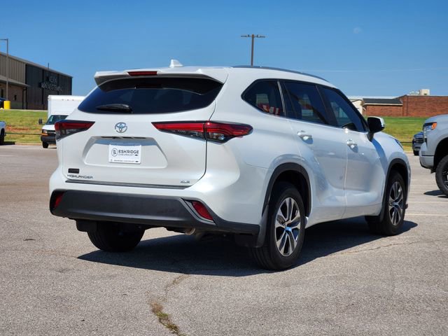 2023 Toyota Highlander L photo 7