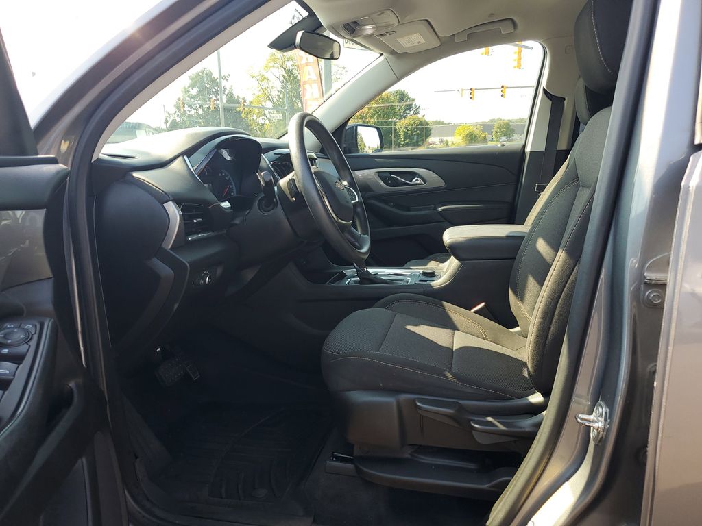 2020 Chevrolet Traverse LS photo 8